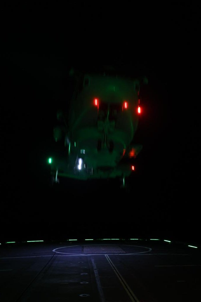 HMSStAlbans's tweet image. @HMSStAlbans conducts night flying training with her Kingfisher Flight Merlin helicopter from #814NAS Great to see the Merlin up during the day or night.