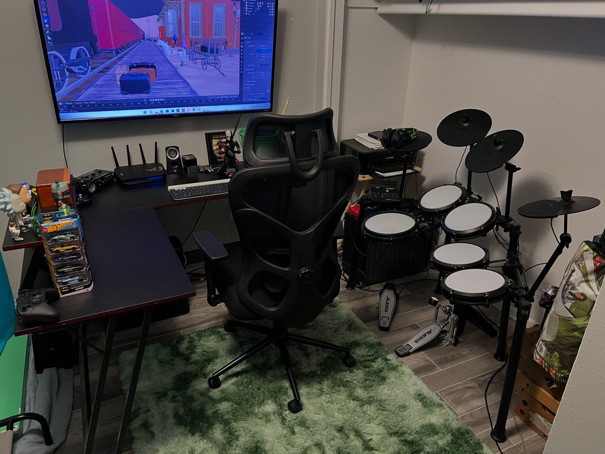 MercBros's tweet photo. Where all shows/skits for 4:19 Studios LLC are made. 😉

#animated #animation  #3danimated  #3danimation  #Creator  #blender #homeoffice #Production  #smallstudio https://t.co/nM5r35Y226