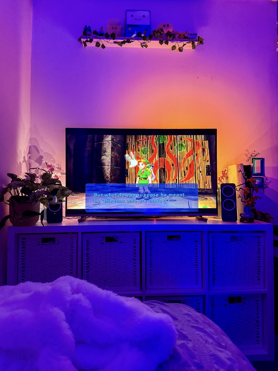 Replaying one of my favourite games while it pours with rain outside just feels so fucking nice