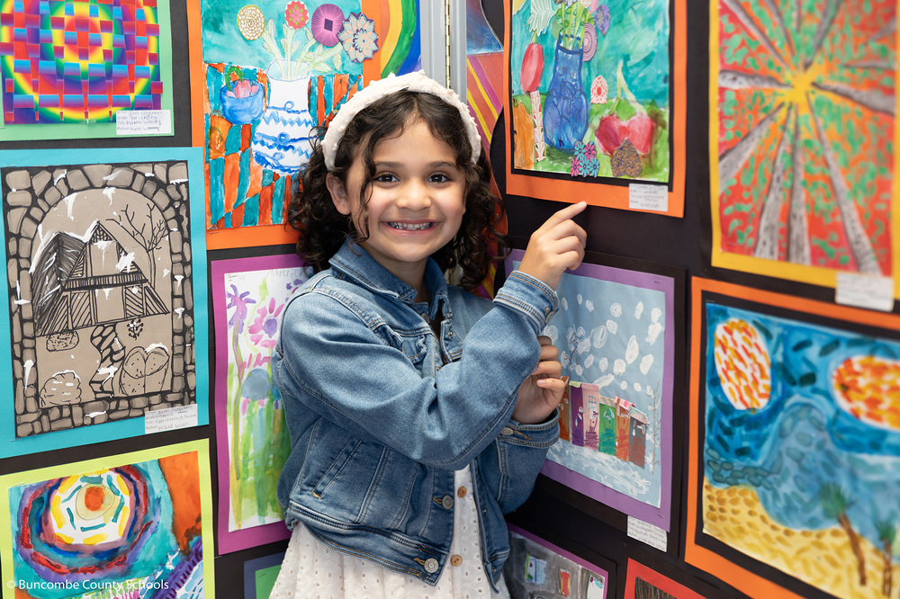 All County Art Show Brings Creativity to Life buncombeschools.org/o/bcs/article/…
