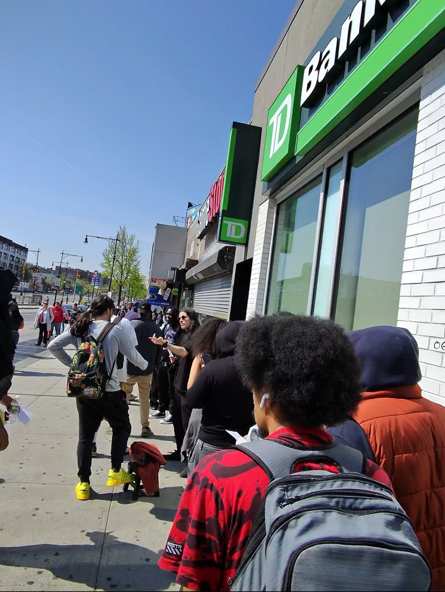 GTA_Disciple's tweet photo. @RomeGoLARGE Just happened to walk passed a GameStop here in the Bronx (NY) around 9am and said what the hell, I’ll just preorder a Switch 2 for the hell of it…Regular console (35) in stock  and Bundle console (85) in stock. I was #15th on the line https://t.co/zZGWhcbNaJ