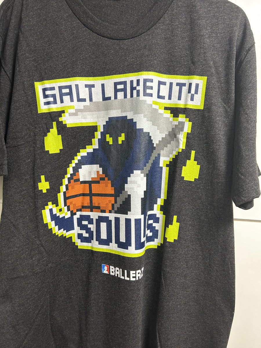 Gotta love <a href="/BALLERZ_NFT/">BALLERZ</a> and <a href="/will_da_sneak/">Will_da_sneak</a> a true legend for putting together these sick shirts. #Ballerz community still pumping.