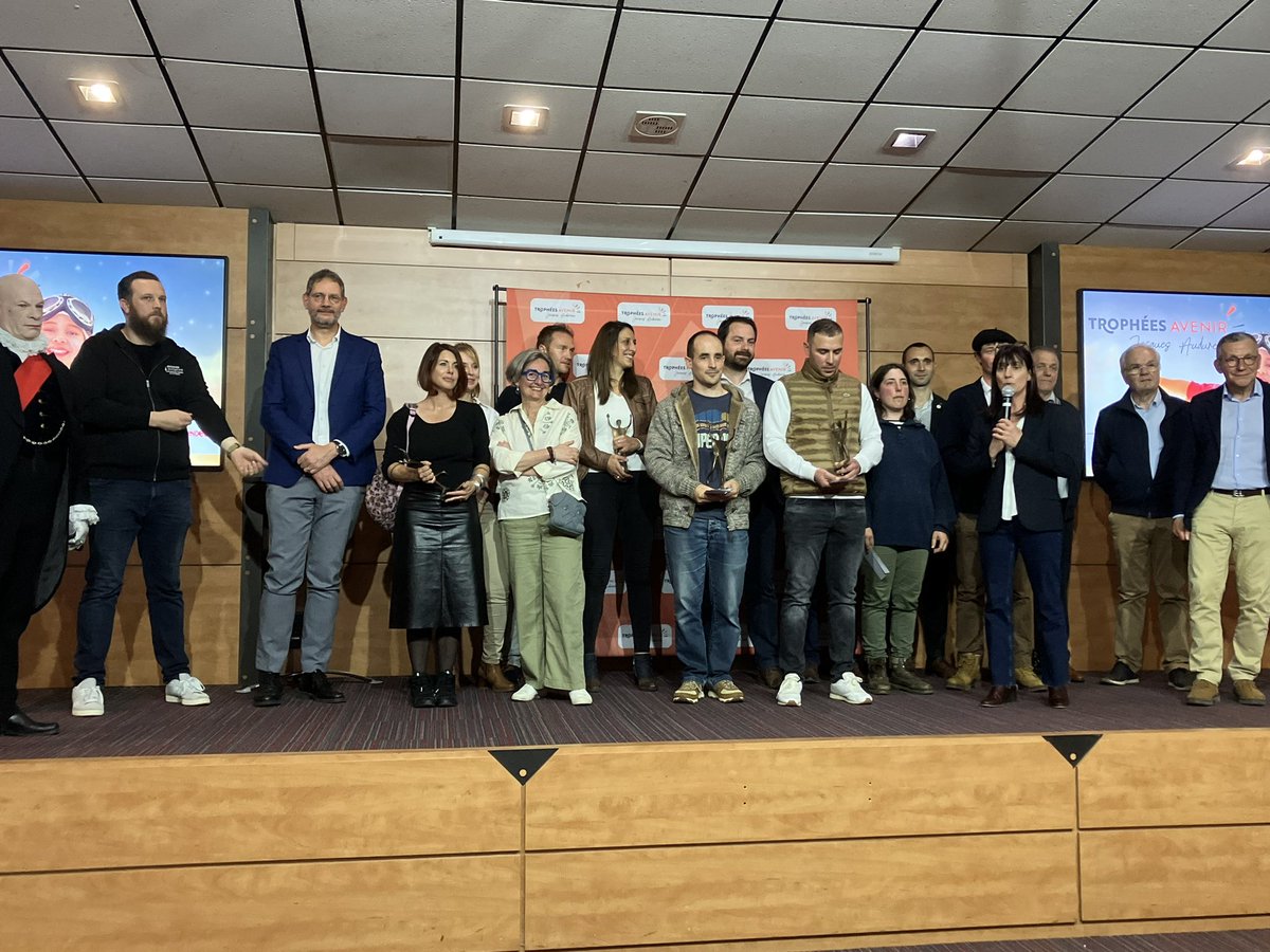 Fra_Raynaud's tweet image. 14e édition des Trophées d’Avenir créés par Jacques Audureau. Le flambeau repris par sa fille #SophieRenner, PDG #hydrokit. 66 dossiers de création ou reprise, dans plusieurs catégories. 6 trophées remis. #Espritd’Entreprendre. #Donnervieasesambitions