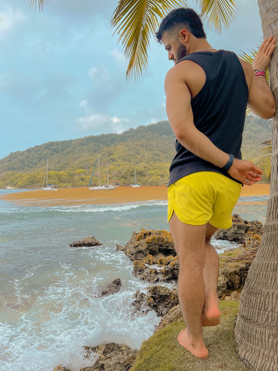 anderosh's tweet image. Qué lindo es el mar chocoano 🩵💛