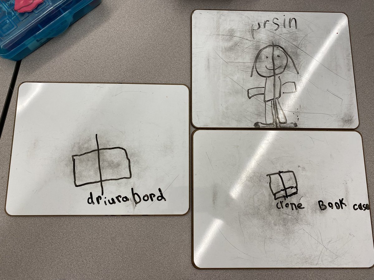BrewersKClass's tweet photo. Lots of fun with the weekly Seesaw riddle. Today the students found examples of symmetry. #SeesawSolveIt
 @kjbrewer1 https://t.co/YbIUxZrId6