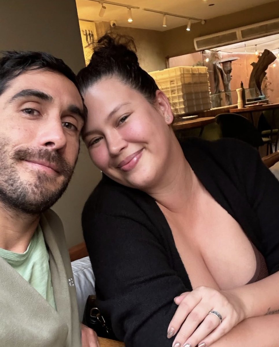 constanzal19727's tweet photo. This is love ❤️✨️
@pedrokayak
@mrs_carvalho
#michellecarvalho #granmi #pedroastorga #pedrichelle #pedrichelleporsiempre #loveislove https://t.co/wTdwXr8Q4G