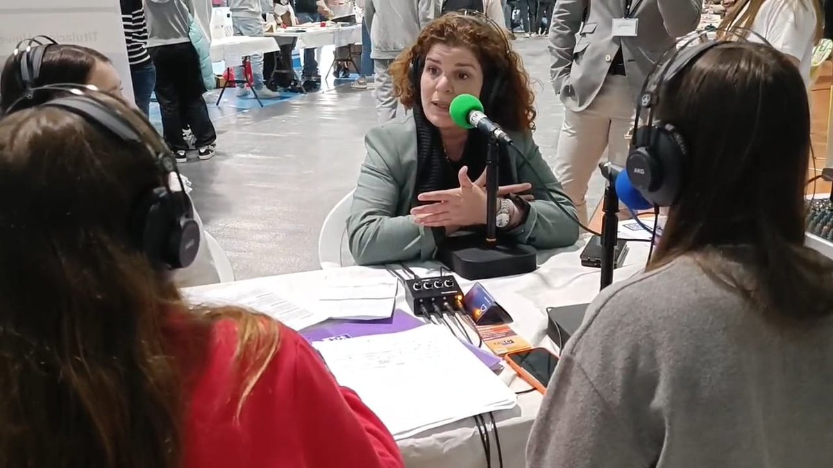 MRivasL's tweet photo. 🙋♀️ Destacamos en #Negreira o esforzo de @desdelamoncloa pola educación pública de calidade.
Compromiso do #Goberno:
✅Cos centros educativos.
✅Coas familias.
💶Cun orzamento de becas de 2⃣.5⃣4⃣4⃣M€ ➡️O máis elevado da historia.
🔗 https://t.co/xrtwwFQnBo https://t.co/TmD7e7RLFn