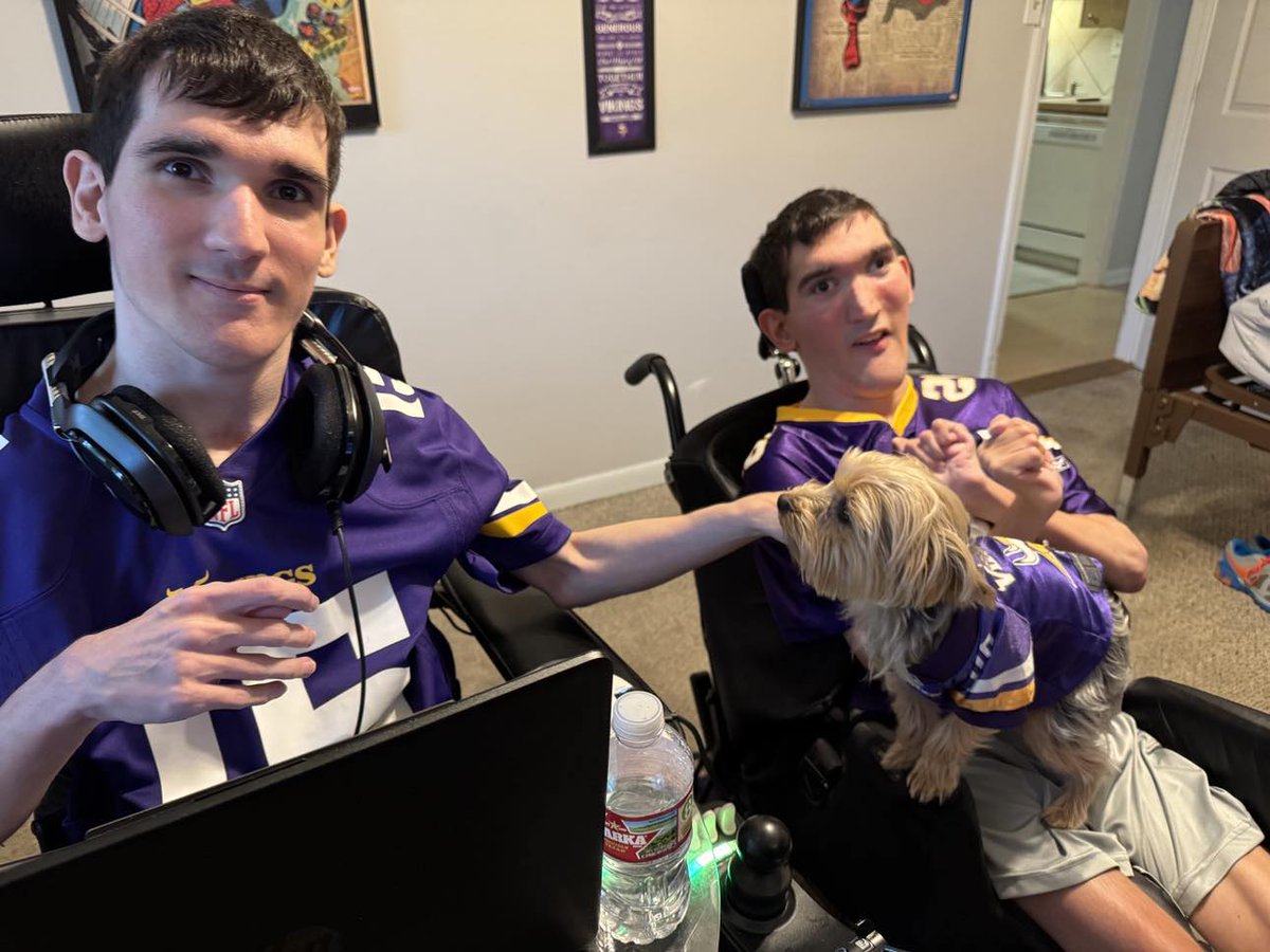 NinjaFrye's tweet image. Ready to watch the NFL draft!! #Skol