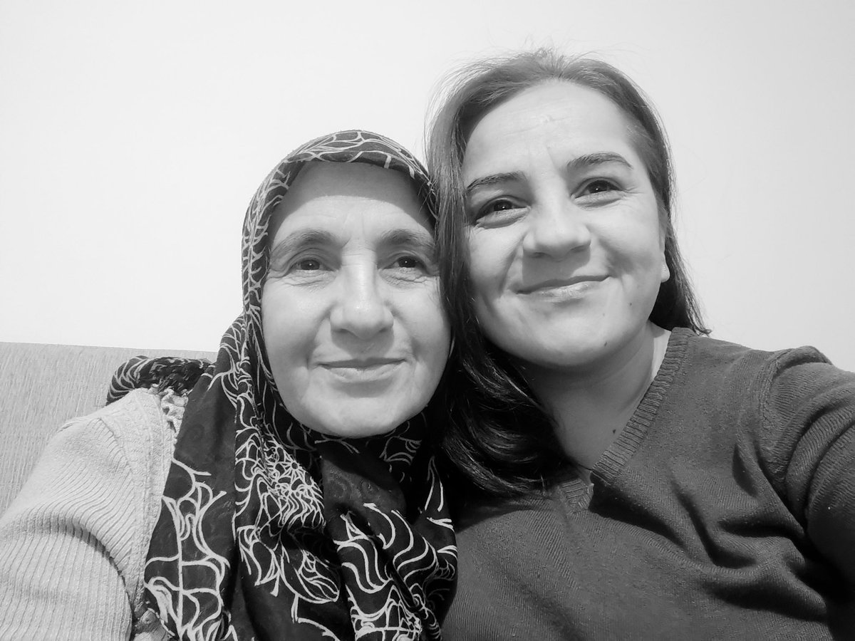 ZeynoCaN2134's tweet photo. Sana sarılmak, bütün iklimlere kavuşmaktır şimdi..

25.04🥀 https://t.co/zcE9mJveQ8
