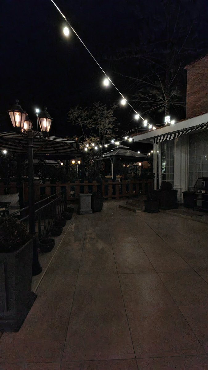 اللهم باسمك ربي وضعت جنبي وبك أرفعه، إن أمسكت نفسي فارحمها، وإن أرسلتها فاحفظها بما تحفظ به عبادك الصالحين، اللهم قني عذابك يوم تبعث عبادك.