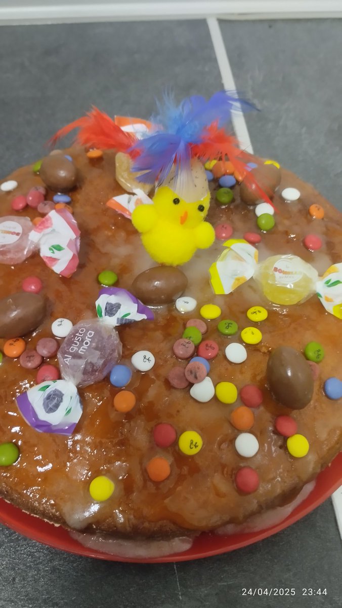 reflexionesmix's tweet photo. Ya es San Markos. Y en mi comarca, hay una tradición: las madrinas regalan a las ahijadas una #opilla. Un bizcocho de almendras con huevos. Antiguamente cocidos y de colores pero ahora sustituidos x 🥚 de 🍫. Tengo 1 ahijada pero le hago la opilla también a mi otra sobrina.../... https://t.co/ndkke5zK6S