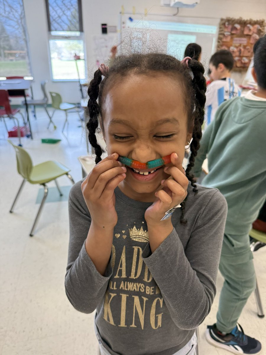Ms. Abbott (@msabbottocsb) on Twitter photo Living or Non Living?! Our gummy worm investigation was real tasty! We can confirm they they are indeed Non Living! ๐๐ชฑ <a href="/StLukeNepean/">St. Luke School (Nepean)</a> Living or Non Living?! Our gummy worm investigation was real tasty! We can confirm they they are indeed Non Living! ๐๐ชฑ <a href="/StLukeNepean/">St. Luke School (Nepean)</a>