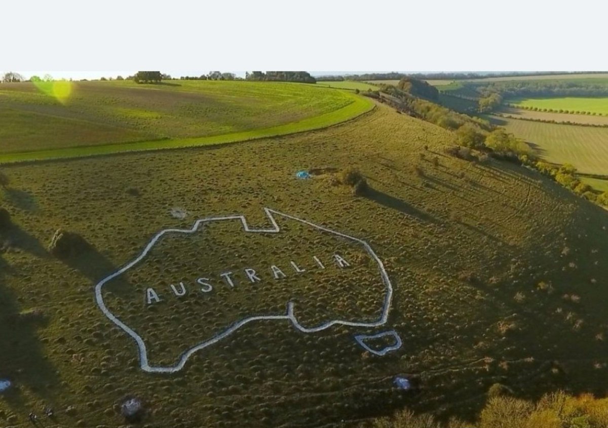 HelenR864's tweet image. In our quiet corner of #Wiltshire, UK we will remember the Australian soldiers, based at Hurdcott Camp, who carved Australia into the hillside during #WW1. They marked Anzac Day in 1917 as we do today. #AnzacDay2025