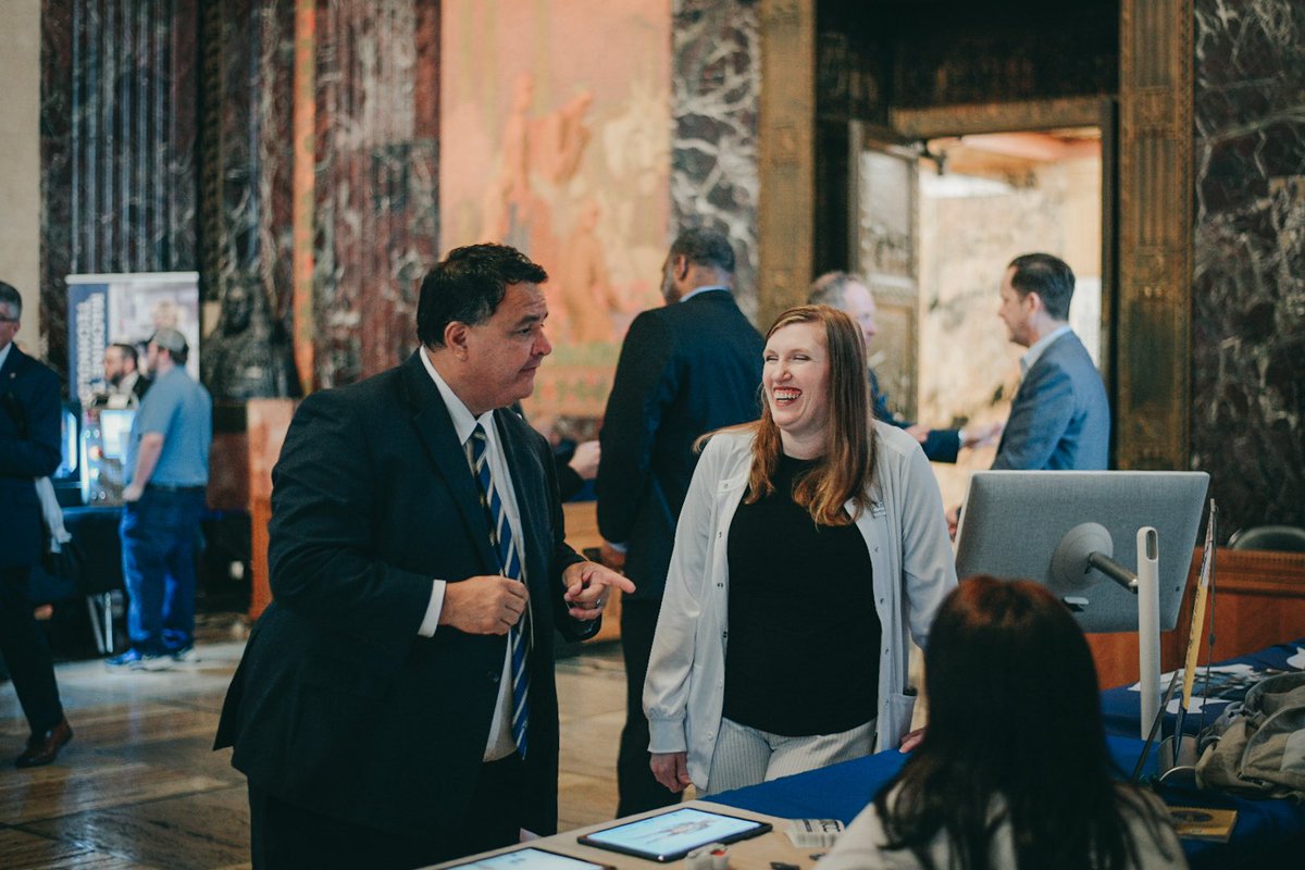 goCLTCC's tweet image. We thoroughly enjoyed our time at the Louisiana State Capitol during @golctcs Day. It was wonderful connecting with everyone who stopped by our table for a visit. Thank you to all who shared in this special event with us! #goCLTCC😸 #BobcatProud🐾   #BuildingCommUNITY #goLCTCS