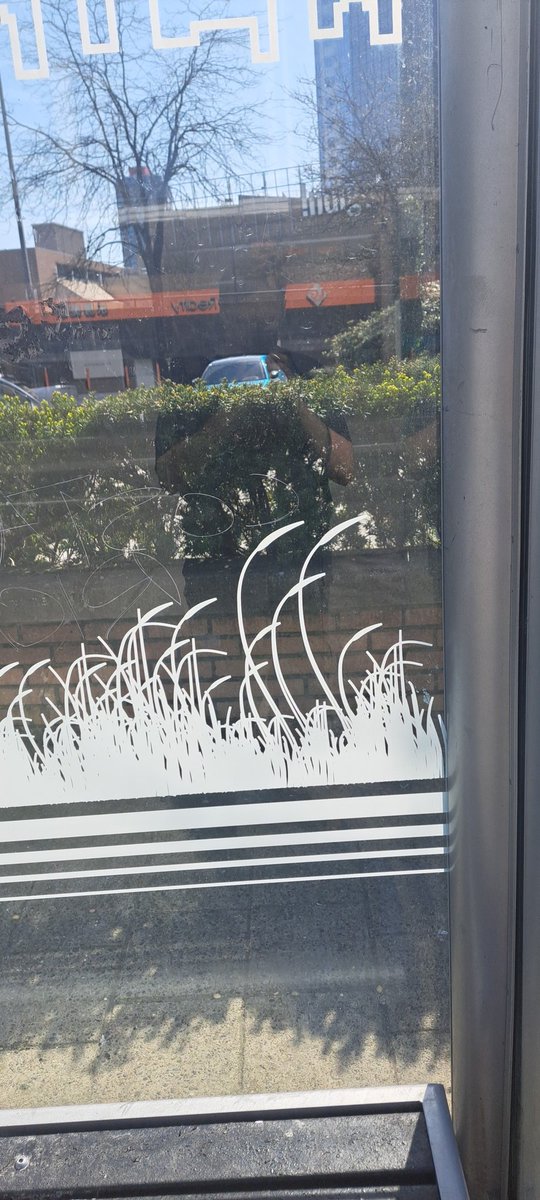 JustSayian's tweet photo. @TransLink the first glass window thind at the 52393 is loose and feels wobbly when i pressed my back against it. Hopefully, you can fix this before someone shatters it https://t.co/T9EdB7CVAA