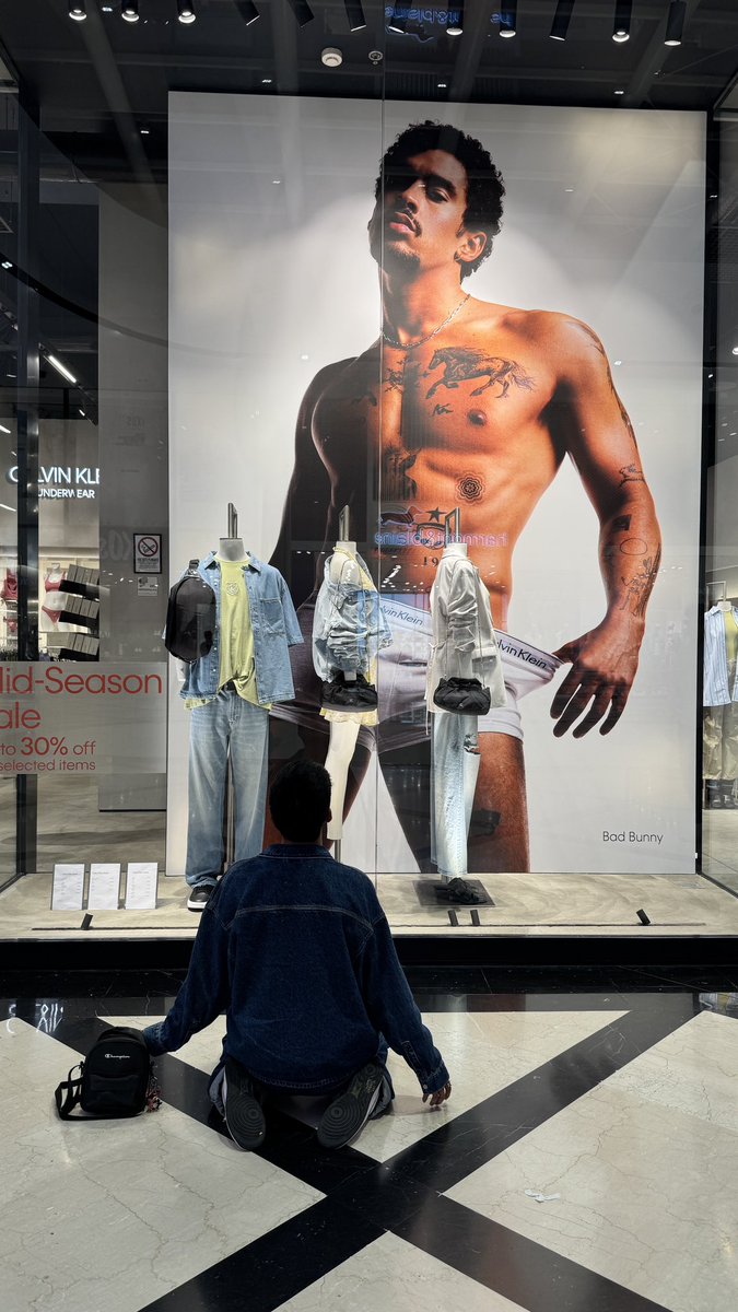 millasos's tweet image. hola, dios🦋
@sanbenito