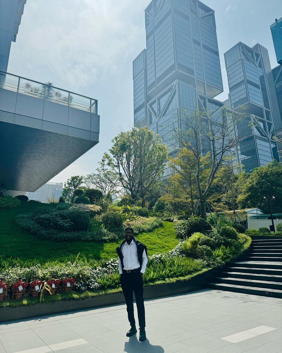 Thedjango__'s tweet image. Pour your soul into it—because when passion meets purpose, the world feels it. Creations born from the heart don’t just impress, they connect. 

#davidonyeneke #Grateful