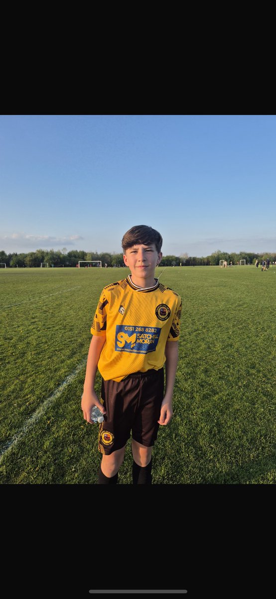 Semi-final vs silcox villa
6-2 win for the boys tonight best we’ve played for a while. Star of the show and MOTM was Thomas with 2 goals⚽️⚽️ onto the final now next friday well done Lads 🔥💪🏼👏🏻