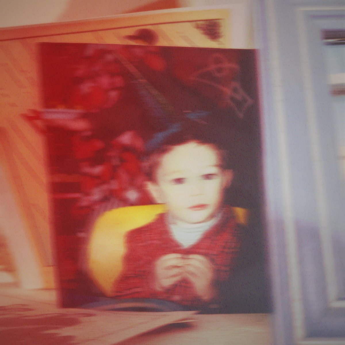 "Don't forget your people, you can never take them back."

Lost Footage is out wherever you listen to music ❤️✨

open.spotify.com/track/1We0A0qf…