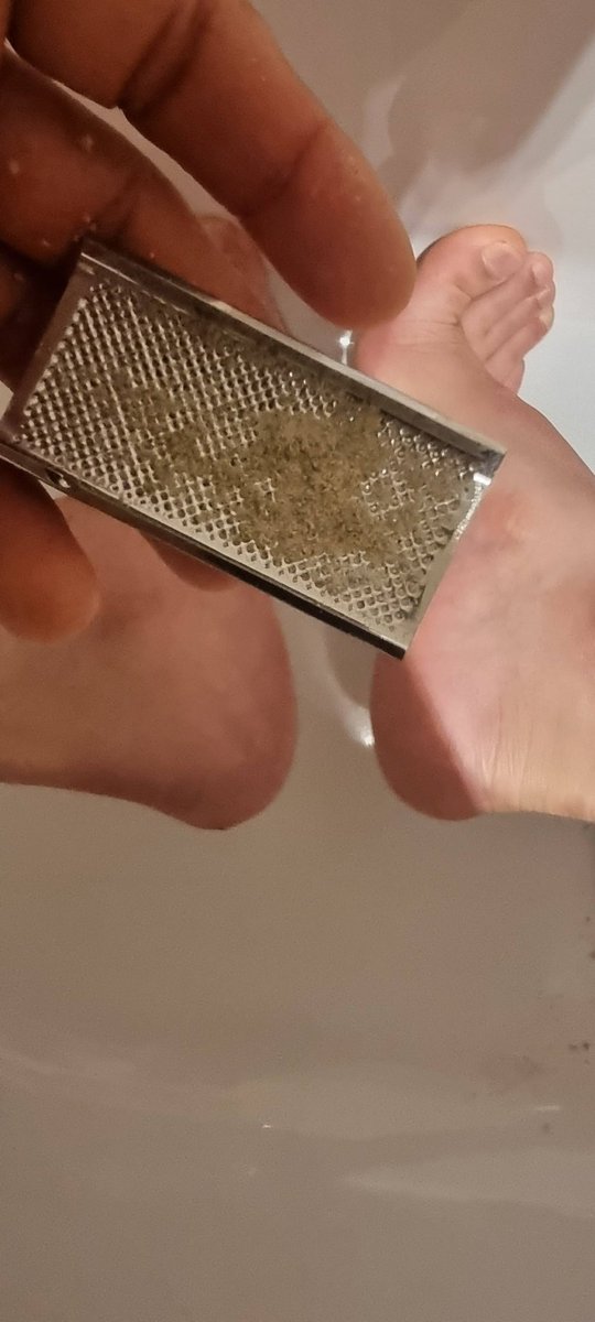 YourCashSir's tweet photo. Lossr birthday gift, how thoughtful am I 😀 #feetfetısh #feetworahip #finsub #findomfeet https://t.co/io8KBqrero
