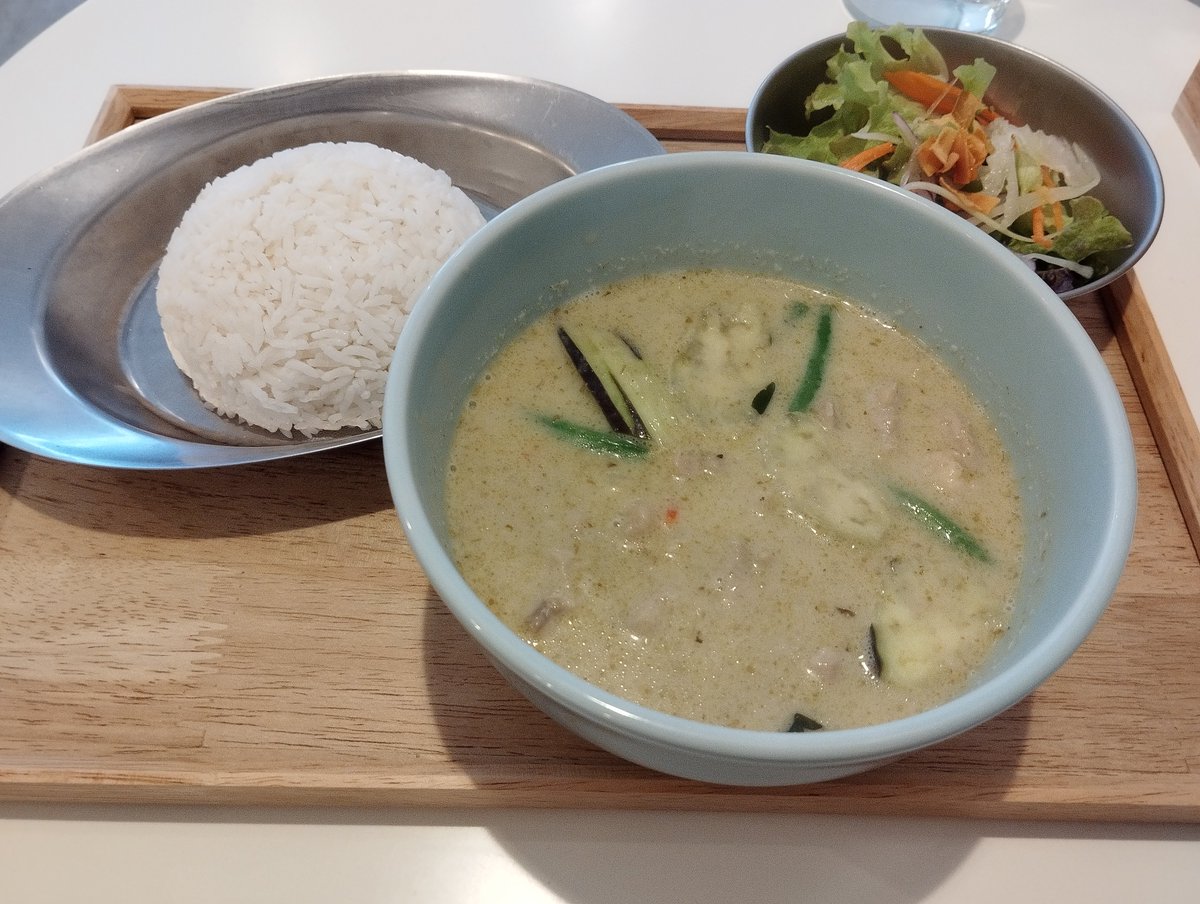 ramenmanner's tweet photo. アジアン料理と燻製バル HaHaHa ＃豊中 

＃カレー ＃グリーンカレー ＃燻製チップ ＃大阪カレー ＃関西カレー ＃庄内西町 ＃curry ＃curry_shop https://t.co/7KVjyzCAVW