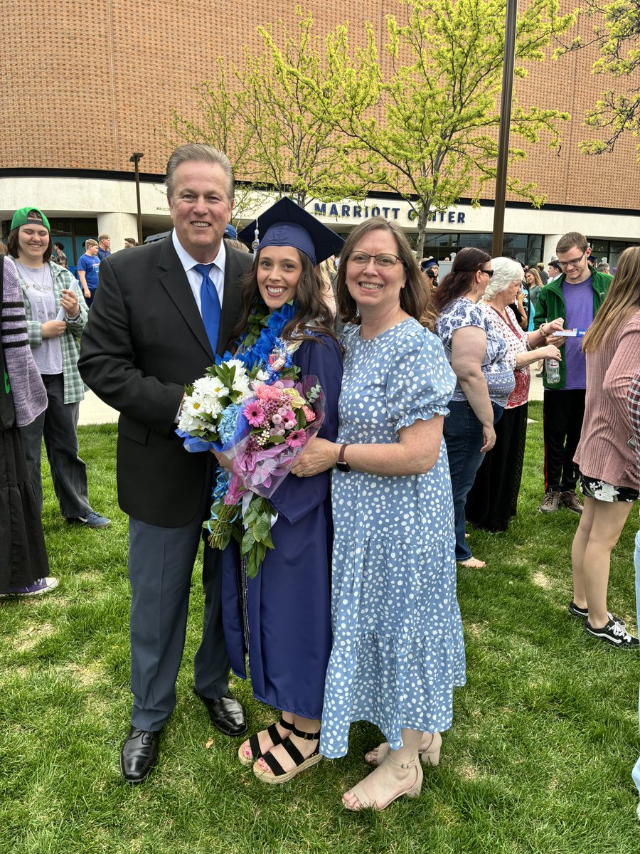 RickHightower1's tweet photo. Alyssa graduated!!!
#BYU https://t.co/KvhJLT2ql3