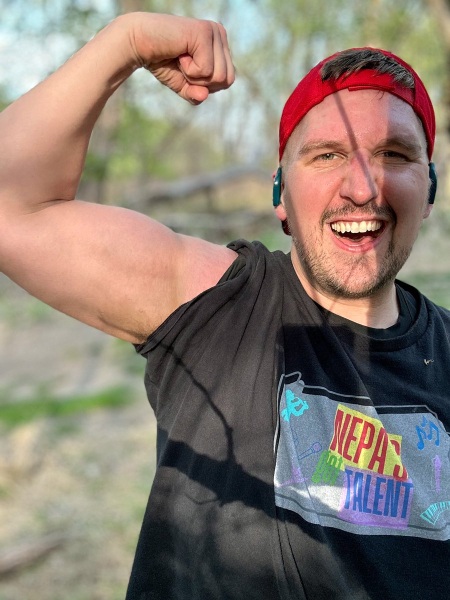 Who else feels stronger and more motivated when the weather is beautiful outside? 🏃‍♂️