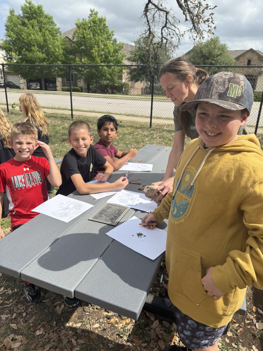 MsRowe6's tweet image. Little hands, big impact! Celebrating Earth Day by planting seeds of care, curiosity, and community. Nature is our favorite classroom!”
#EarthDay #GardenLife #OutdoorLearning #GreenThumbs #CuriousKids #EarthLovers #TeacherLife
🌱👐🌎☀️
@ltisdschools @wche_principal