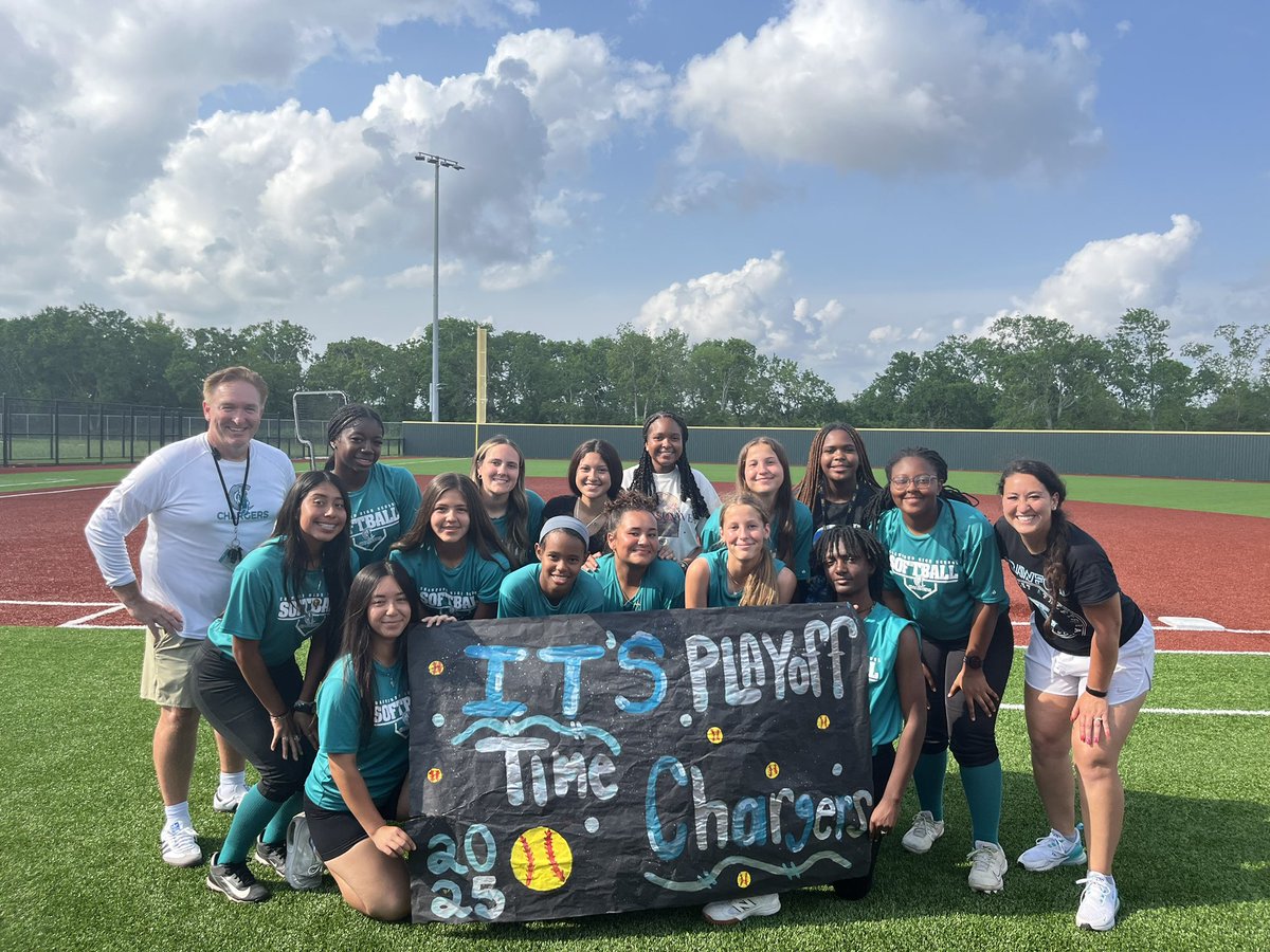 ACHS_ChargerSB's tweet photo. Tomorrow is the big day! 🥎⚡️ #BiDistrictPlayoffs #ChargedUp #Defend521 #TheTealIsReal @ACHS_Chargers @ACHS_ATHfbisd @ACHS_ATHfbisd @FBISDAthletics https://t.co/Oq6lRywbWu