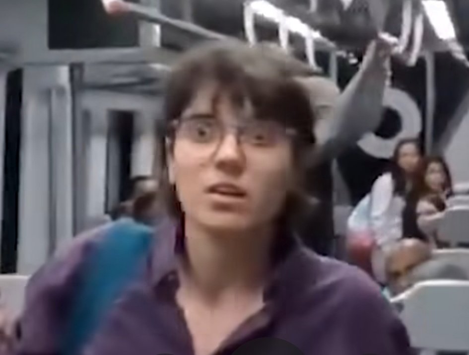 Sí la veieu li podeu robar la cartera,li agrada no ús preocupeu