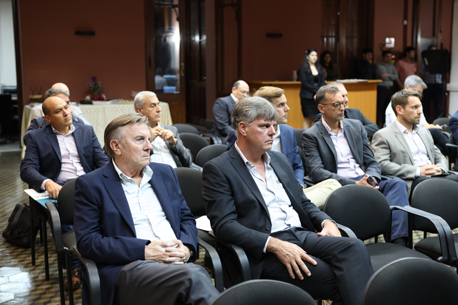 CNCSP's tweet photo. El empresario y gremialista Ricardo dos Santos fue electo nuevo presidente de la #CNCSP, en la Asamblea General celebrada en fecha 24 de abril del corriente.
Más detalles en: https://t.co/uh5nA16Yev https://t.co/H0wMvleADI
