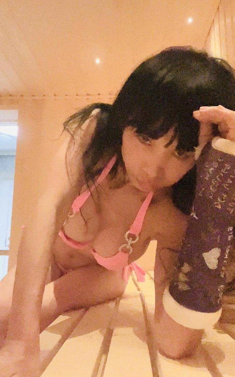 9pics of my #fashionstatement haveU seen anyone in #bikini with cast on? Click to readmy #wisdom see 9hot pics instagram.com/p/DI2Jn0_z-Zz/… #bailingfashion #bailingmovies #白靈電影 #白靈時尚 #白靈的小蠻腰 my fashion bailinghollywoodshop.com  my movie m.imdb.com/name/nm0000499/ #hollywood