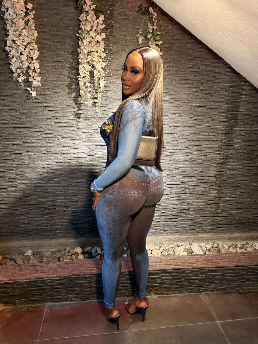 trezagayeeee's tweet photo. Big Mama! 🤏🏽 https://t.co/QKivpYvcQh