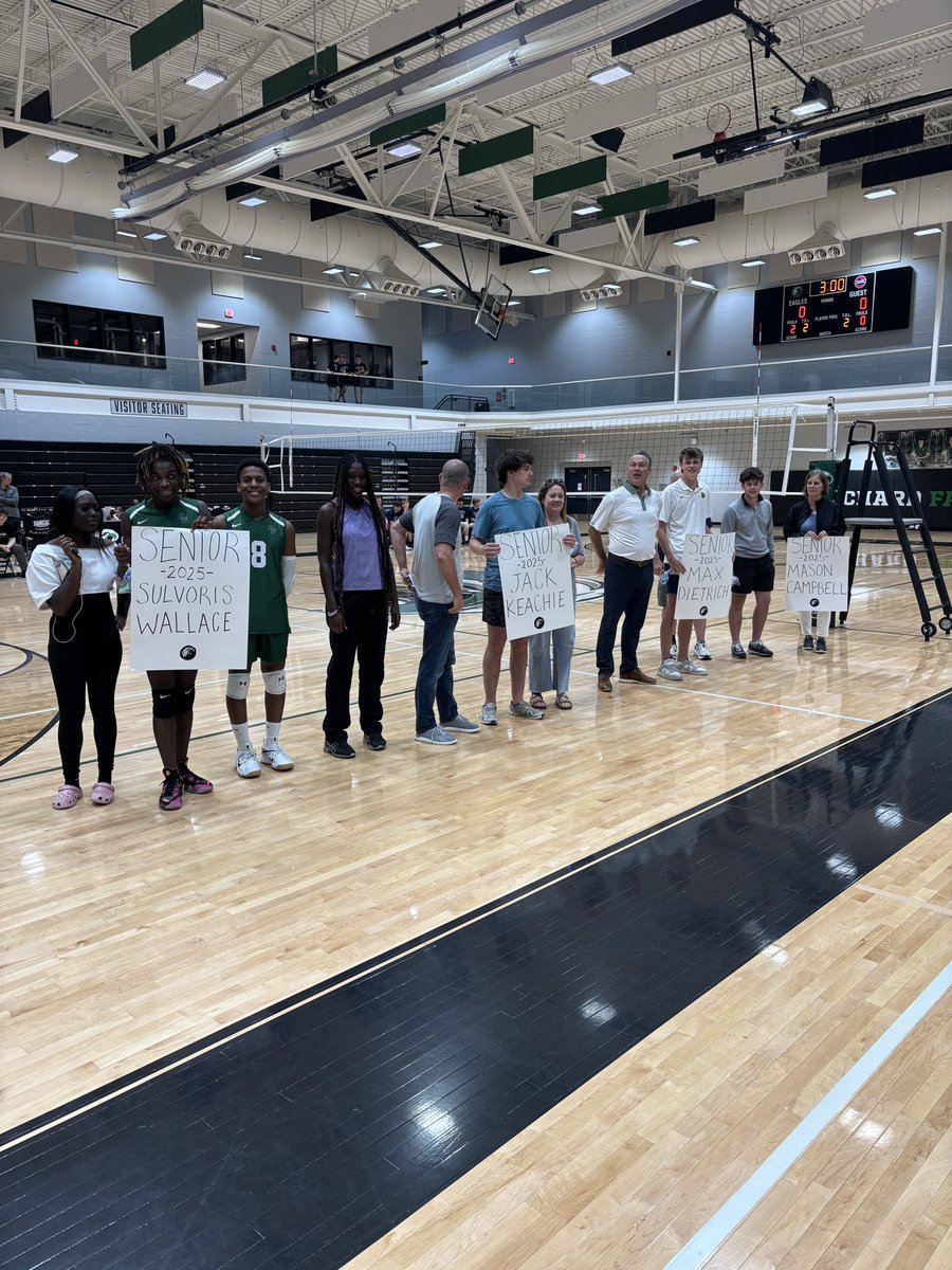 OFR5_Activities's tweet image. Thank you to our @FarmGolf and @OrchardFarmVB Seniors for all that you have done for our programs and Orchard Farm.