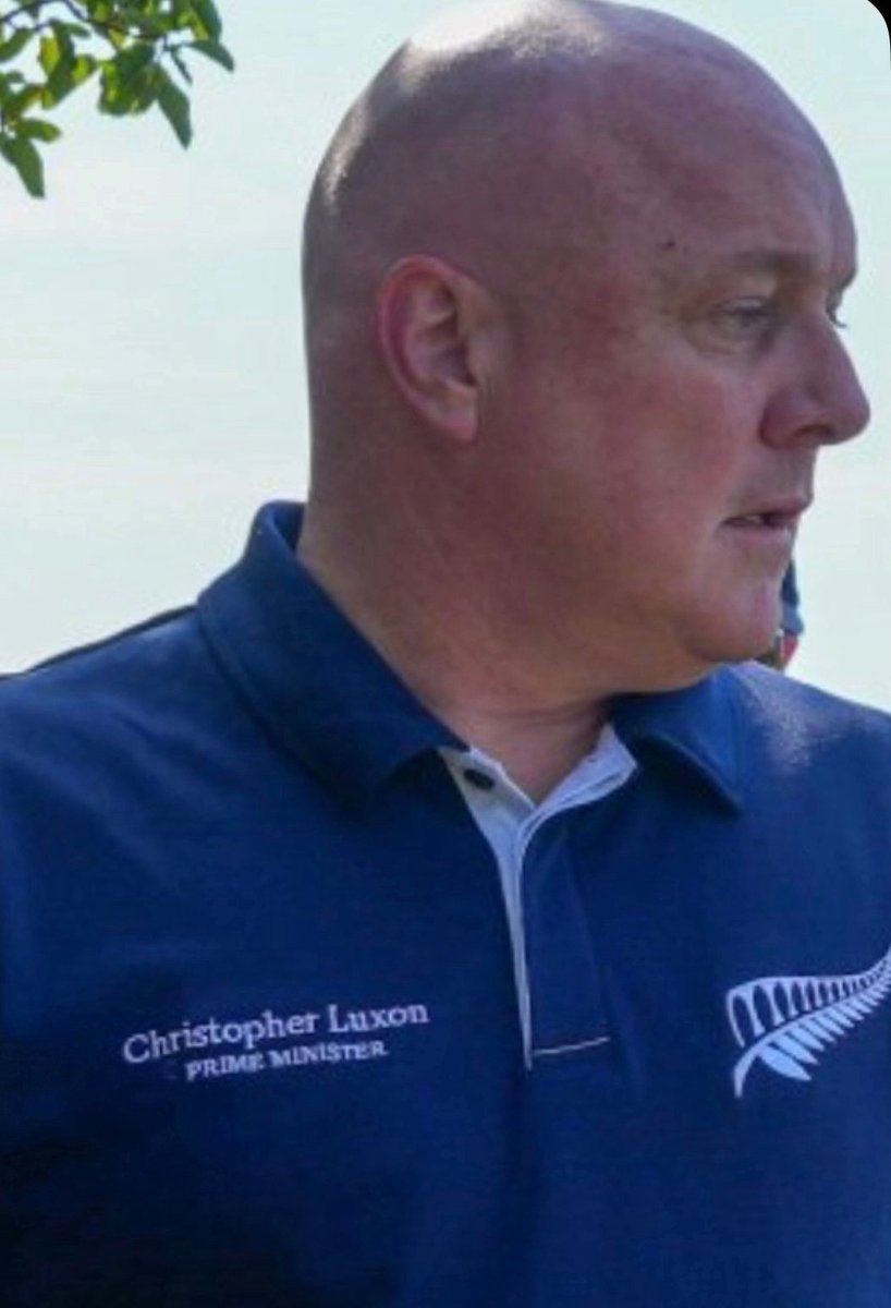 You're laughing? 
Chris Luxon has to get 'Prime Minister' stitched onto his clothes to feel important and you're laughing?