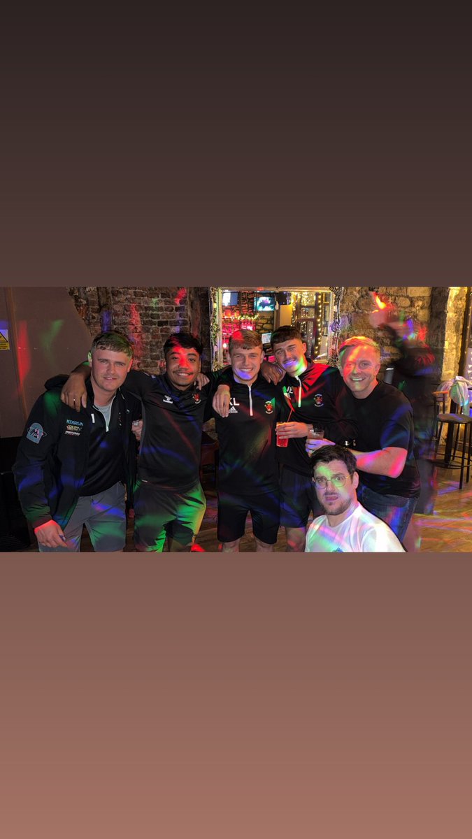 MoresbyRangers's tweet photo. Only a few rangers stayed after defeat. #ChinsUp @AdamGord01 is a ❤️ #GordoGordoGordo https://t.co/WEJ79StbZ9
