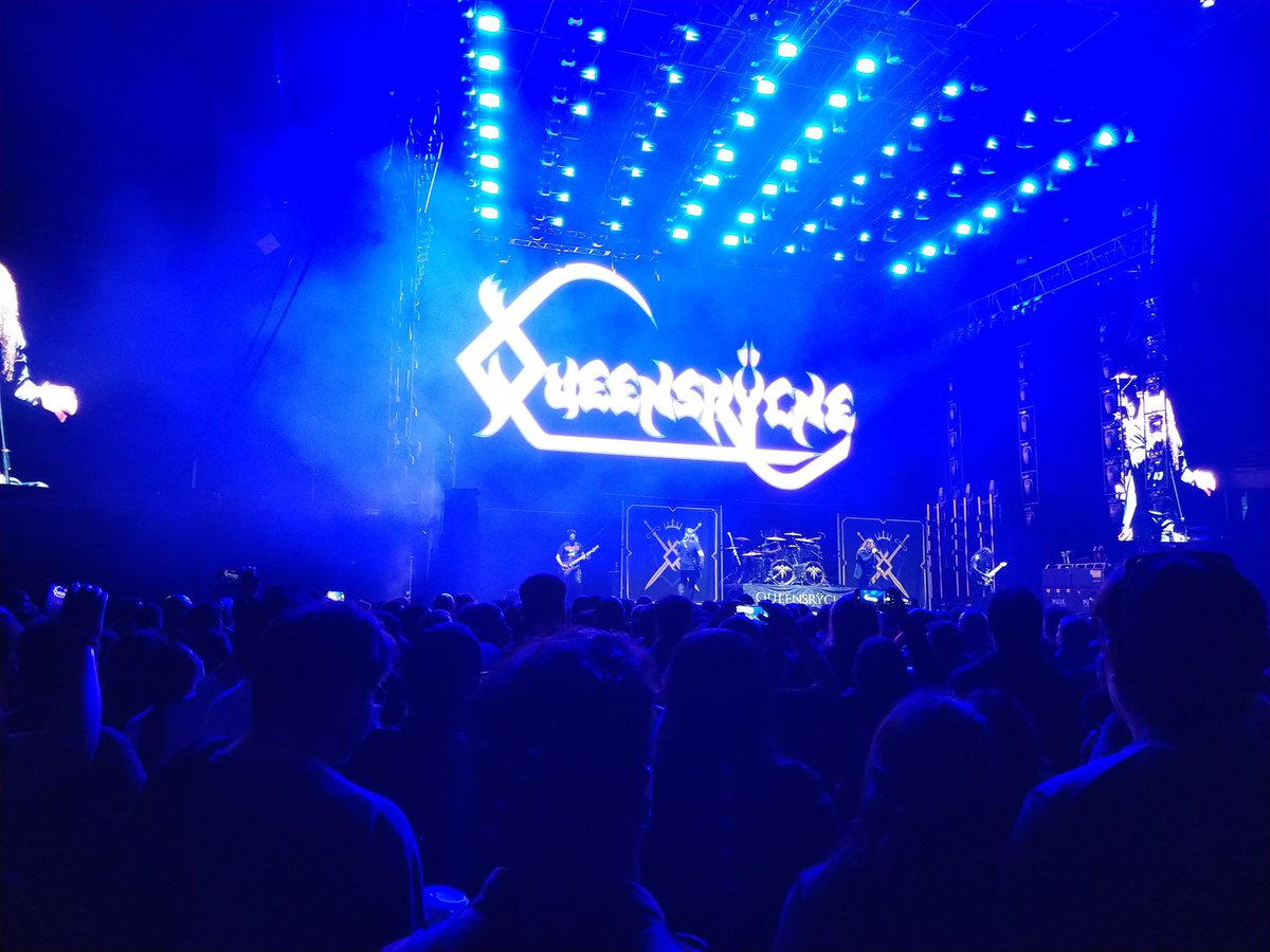 bigstore_cl's tweet image. Segunda jornada del #MastersOfRock y sonando #Queensryche con su elegante Prog Metal.

#BigstoreCL