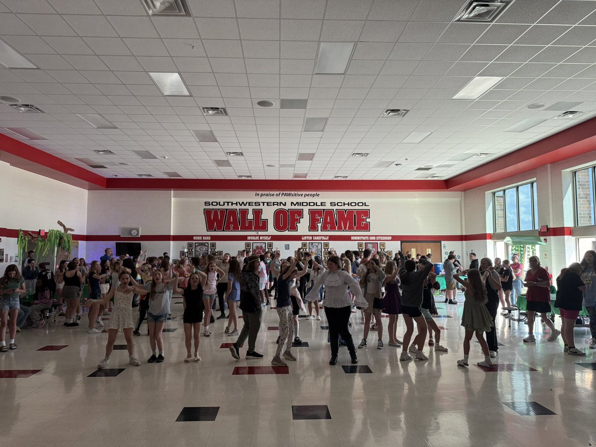 Ending a short week with a trip to the enchanted forest! 🌳 🦌 🦊 🌲 

Thank you to Miss McKee, Miss Price, and the SMS Student Council for putting on such a fun dance! 🕺💃❤️🐾