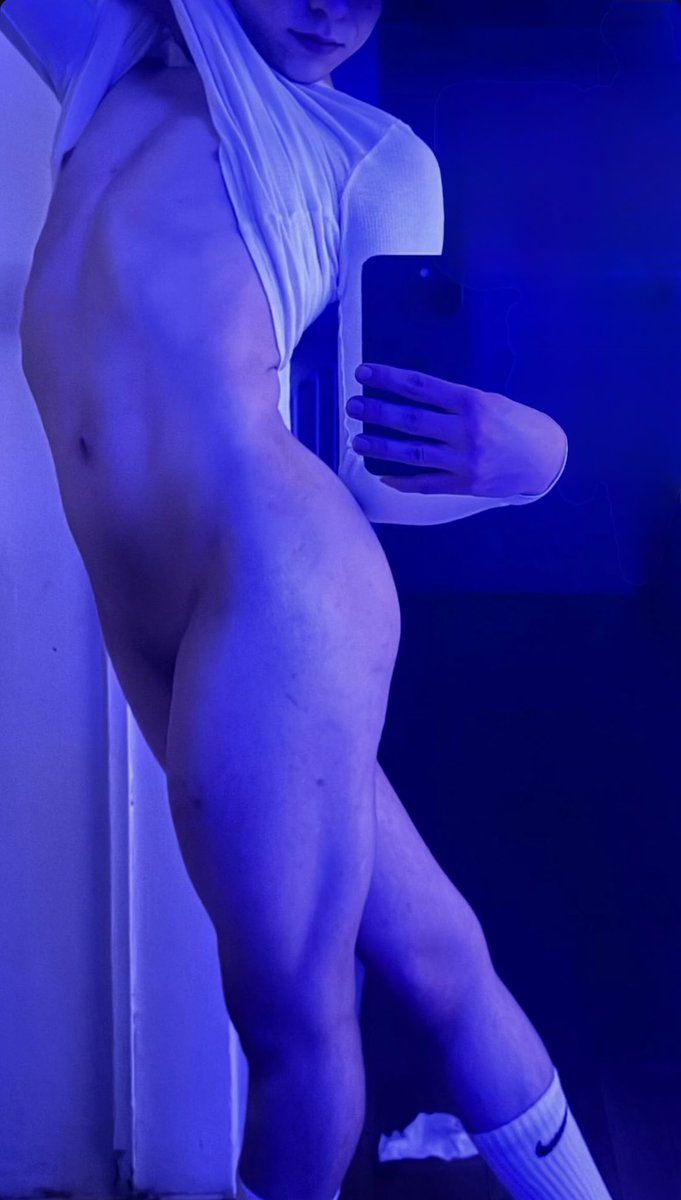 Realyounggermantwink tweet media