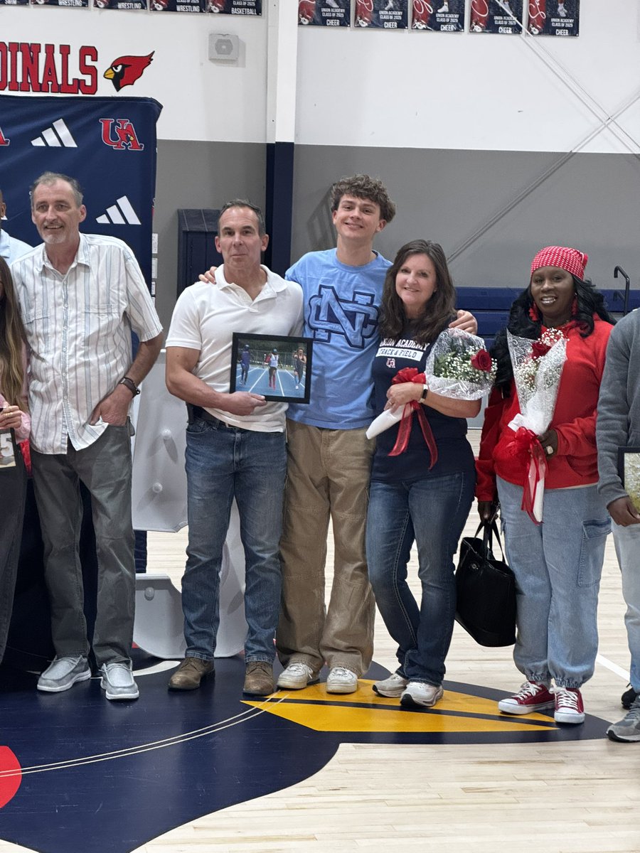 EvanParduetrack's tweet image. Senior Night! And got to see the State Championship banner! Only a month until graduation. 🧑🎓