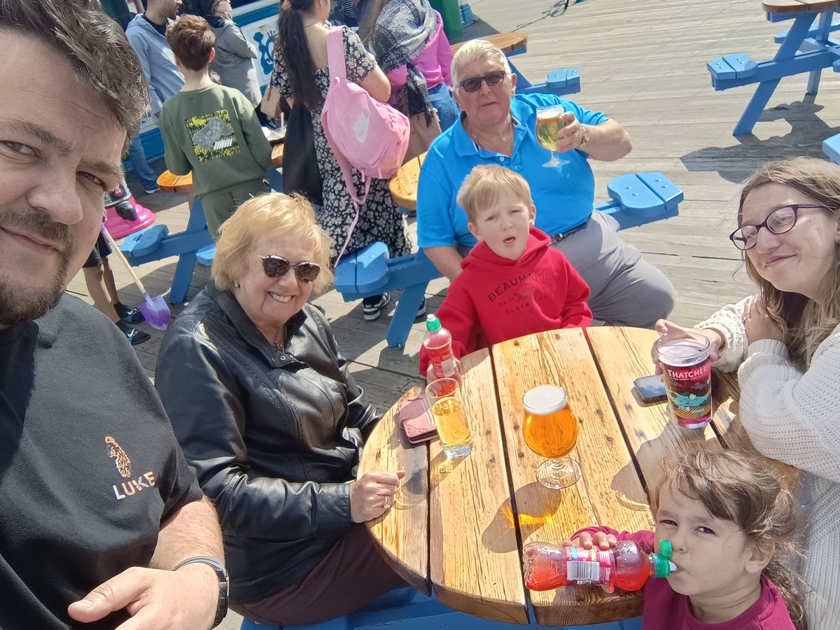 soap_boxstudio's tweet image. Back home after a brilliant week away visiting my parents with my fiancé and the kids. Beach walks, Monuts, Safaris, takeaways and good times. We all need this every now and then #family #holidays #Easter #memorie