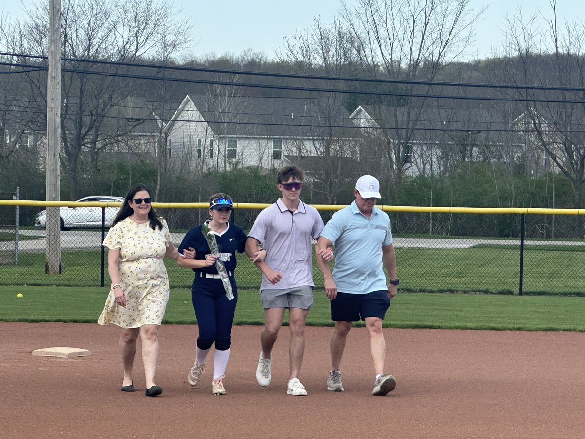 Softball Senior Night at THS

Congratulations to our SENIORS:

Meghan McHugh
Tamara Peiris
Marlena Riley
Jordan Soppel
Millie Wolff