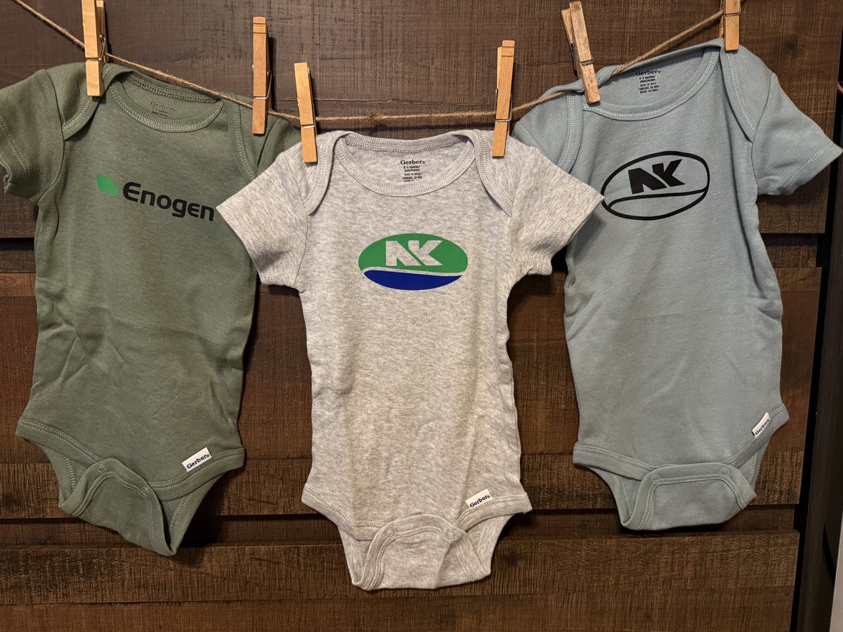 When dad and grandpa sell piles of NK Seed, you start the 3rd generation out early. 👴🏼👨🏼👶🏼 #babygoals 

Dealer #recruitment at its finest 😅🌽