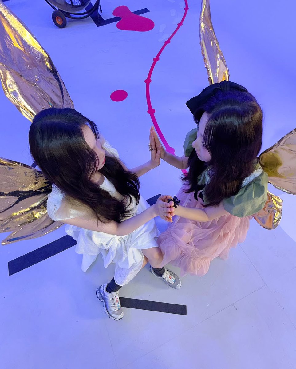 H2H_STEELLA's tweet photo. I Believe I Can Fly .. 

#Hearts2Hearts #하츠투하츠 #H2H #STELLA #스텔라 
#IAN #이안
#Butterflies #TheChase #Hearts2Hearts_TheChase https://t.co/hhTRQHPnm4