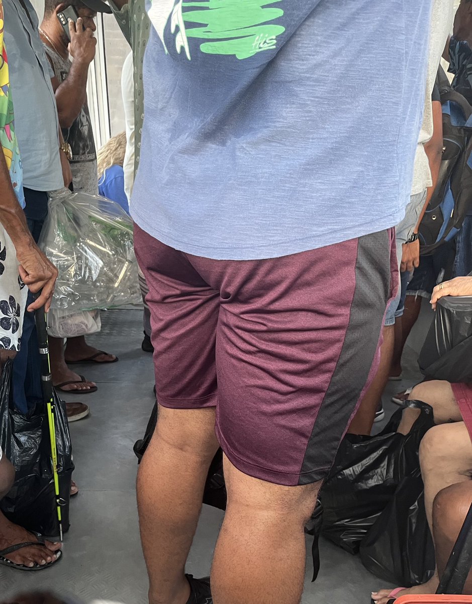 O short todo dentro da bunda 🔥😈