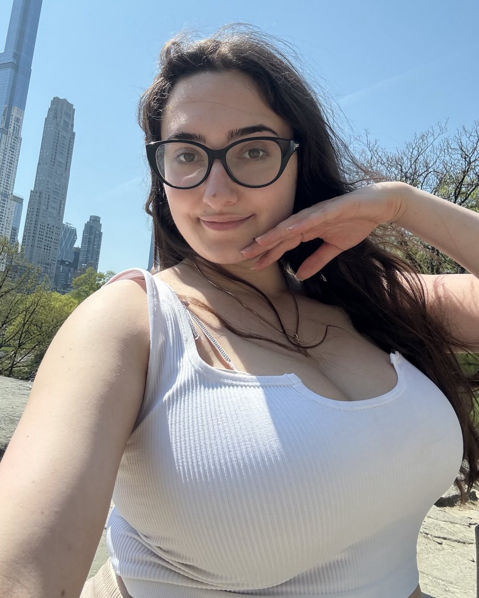 Qveenjulia tweet media