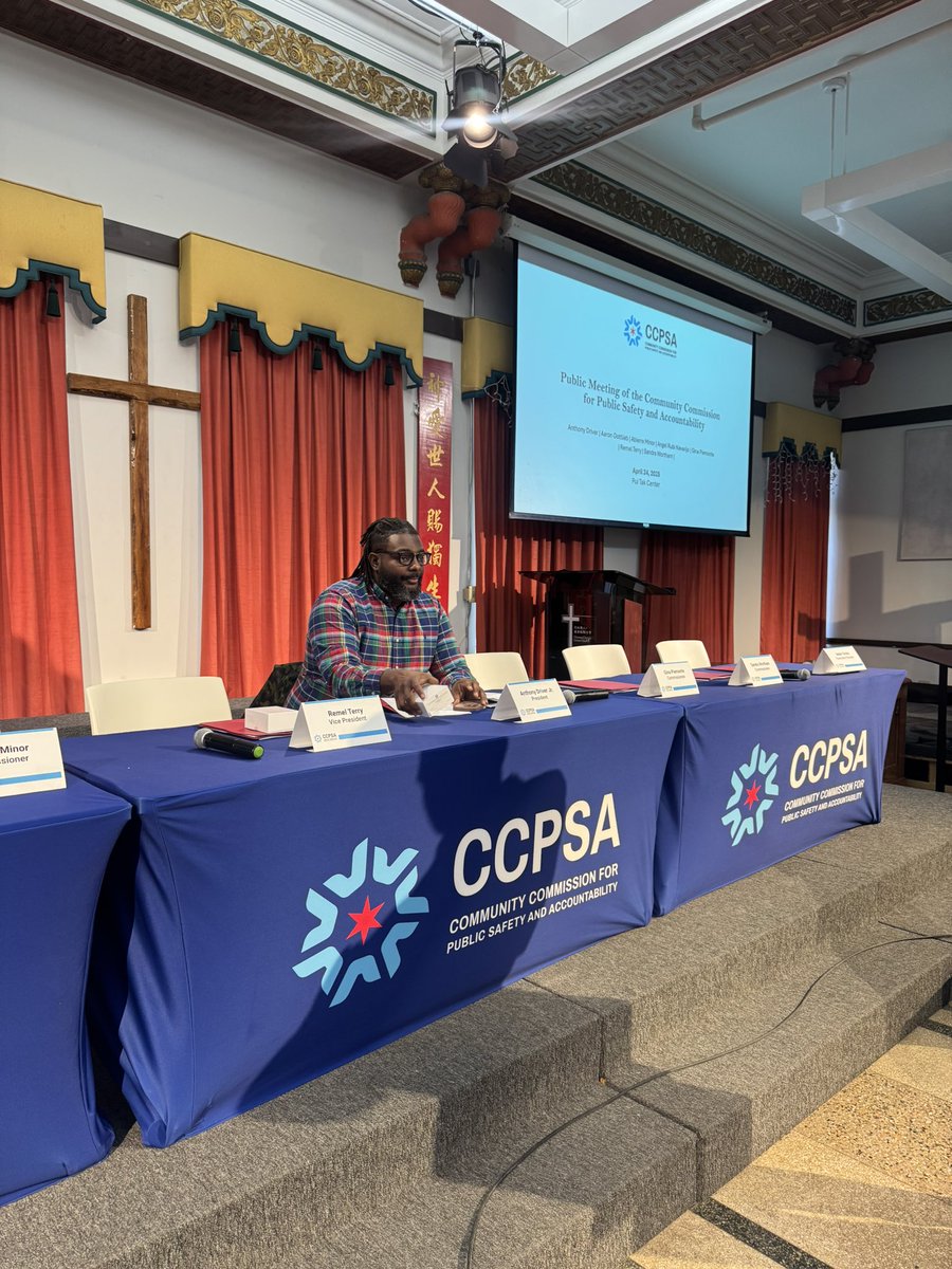The CCPSA is holding their monthly public meeting tonight at the Pui Tak Center in Chinatown. Join our meeting virtually here: cityofchicago-org.zoom.us/webinar/regist…