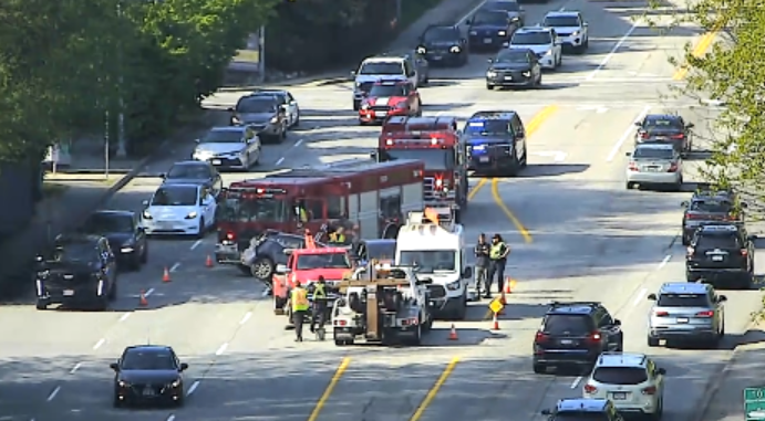 DriveBC's tweet photo. ⚠️#BCHwy99 #TaylorWay vehicle incident southbound before Marine Way. The two left lanes are blocked. Watch for crew and expect delays.
#WestVan https://t.co/9vlJnVorHS