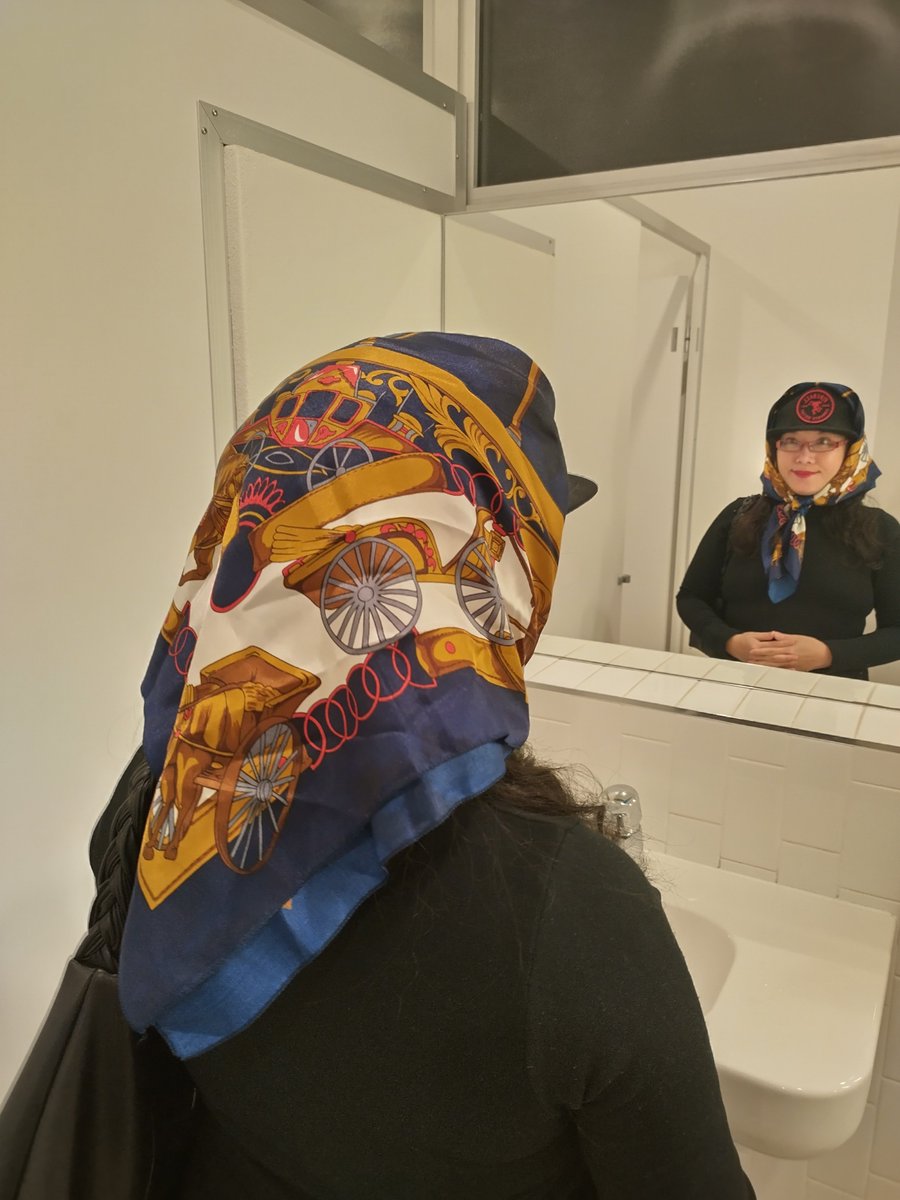 Scarf queen tweet media