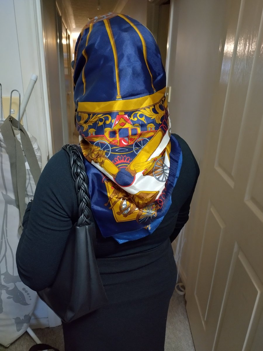 Scarf queen tweet media